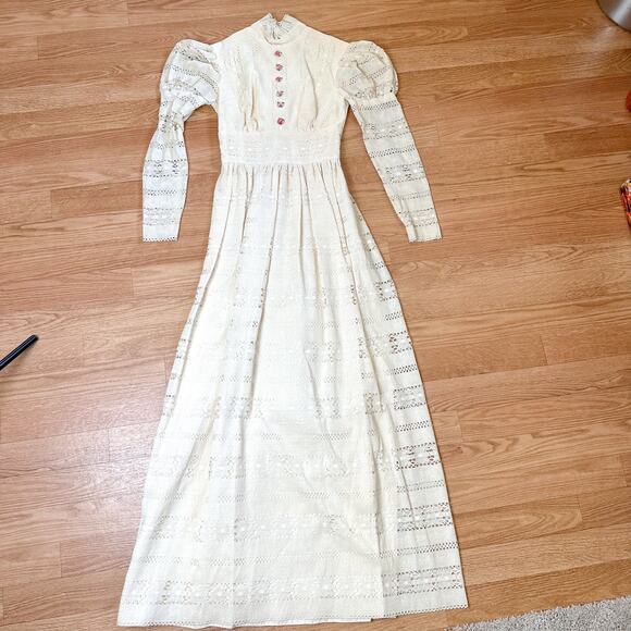 Antique Edwardian Lace Dress with Collar and Embroidered Flowers - Picture 1 of 5